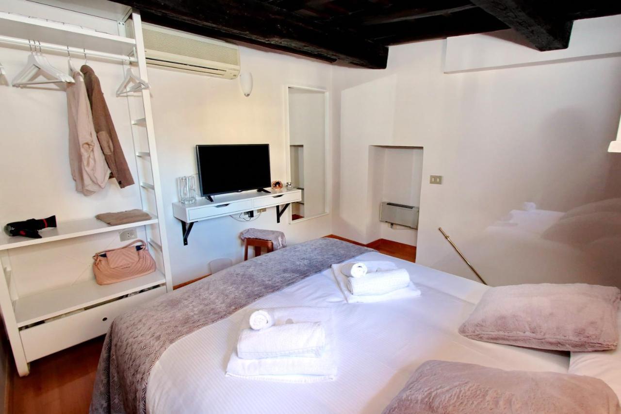Rent in Rome Trevi Fountain Suite Exterior foto